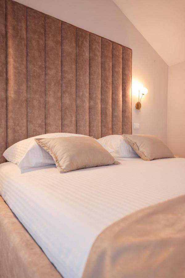 Castello Exclusive Rooms With Breakfast - By Ta Leut Agency Privlaka  Εξωτερικό φωτογραφία