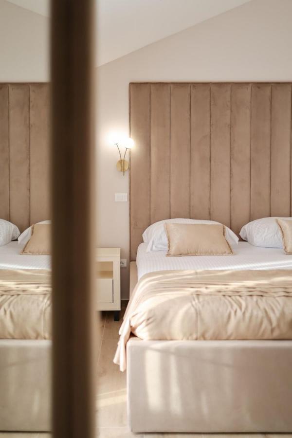 Castello Exclusive Rooms With Breakfast - By Ta Leut Agency Privlaka  Εξωτερικό φωτογραφία
