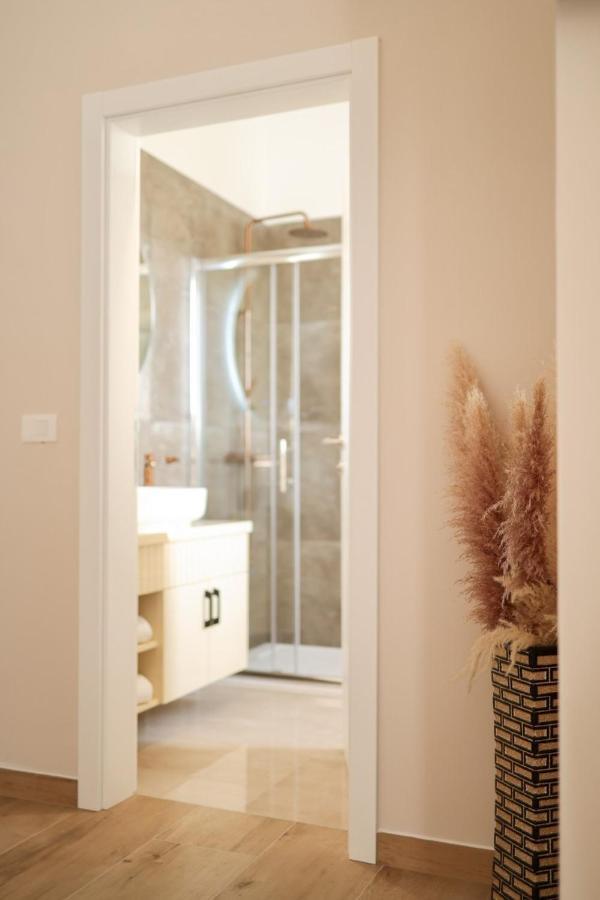 Castello Exclusive Rooms With Breakfast - By Ta Leut Agency Privlaka  Εξωτερικό φωτογραφία