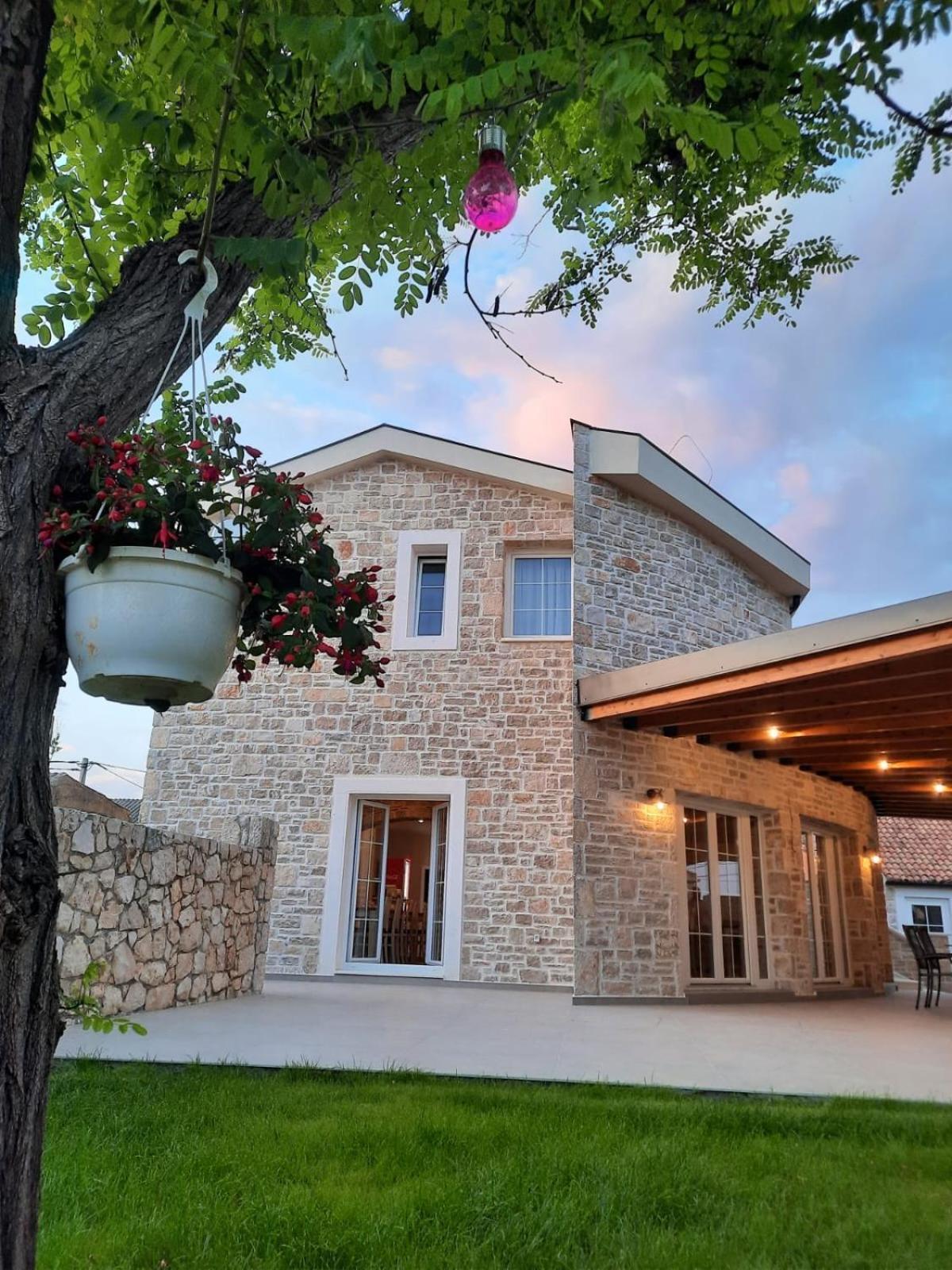 Castello Exclusive Rooms With Breakfast - By Ta Leut Agency Privlaka  Εξωτερικό φωτογραφία
